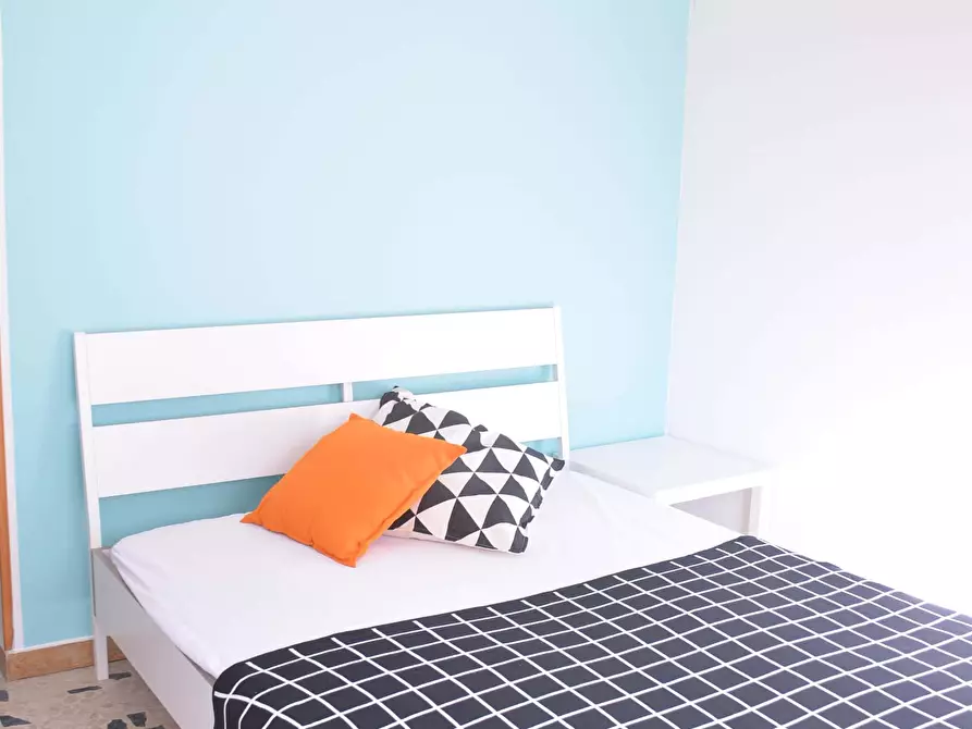 Immagine 1 di Camera in affitto  in Via dei Passeri3 a Cagliari