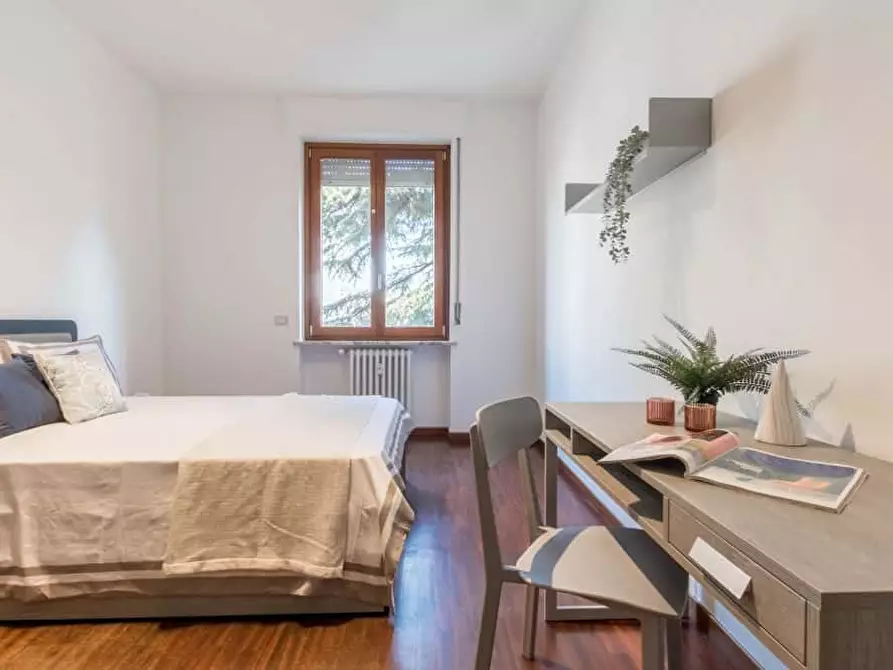 Immagine 4 di Camera in affitto  in Via Luciano Zuccoli19 a Milano