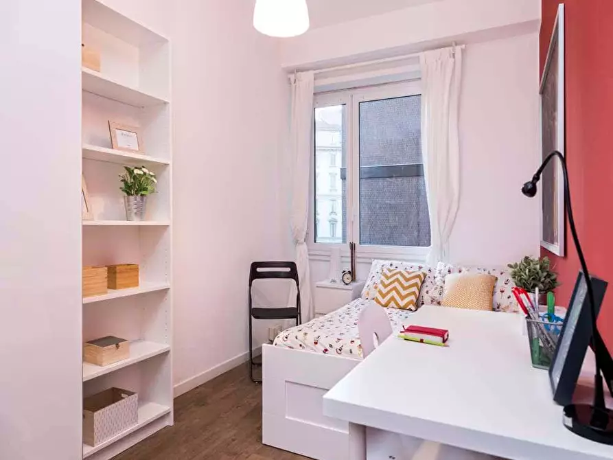 Immagine 1 di Camera in affitto  in Via Antonio Canova25 a Milano