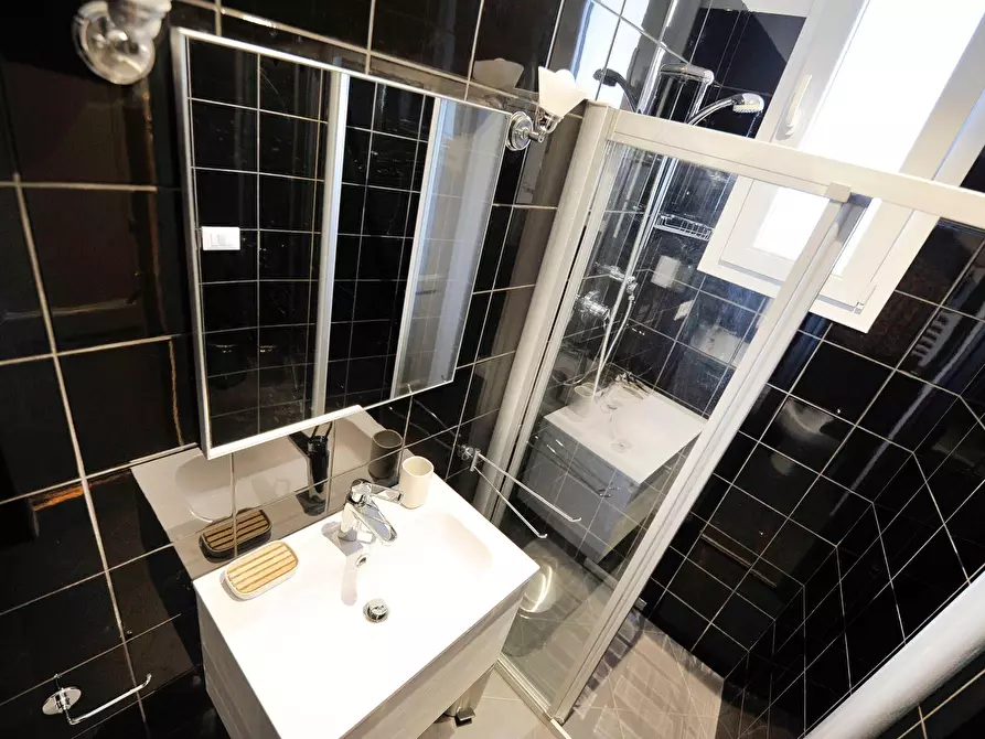 Immagine 22 di Appartamento in affitto  in Via Monte Grappa3 a Bologna