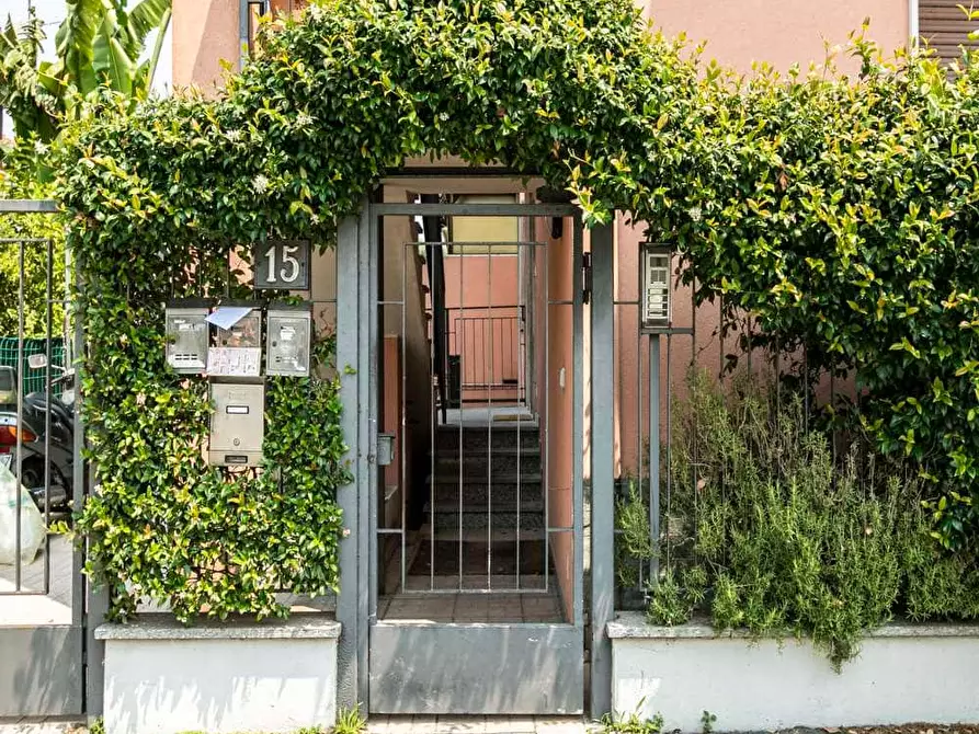 Immagine 16 di Camera in affitto  in Via Bir Acheim15 a Milano