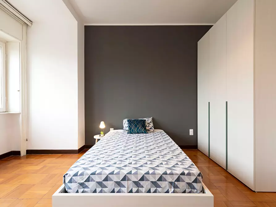 Immagine 4 di Camera in affitto  in Viale Beatrice d'Este30 a Milano