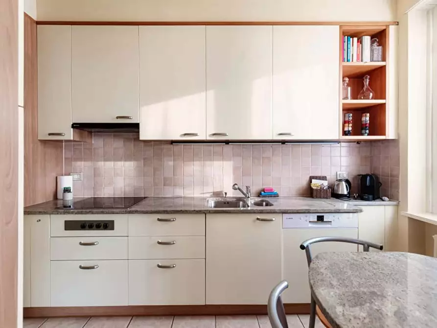 Immagine 3 di Appartamento in affitto  in Piazzale Milano5 a Campione D'italia