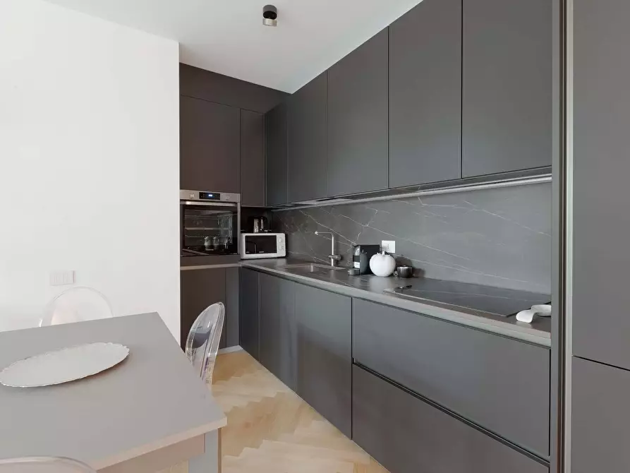 Immagine 2 di Appartamento in affitto  in Via Lodovico Mancini1 a Milano