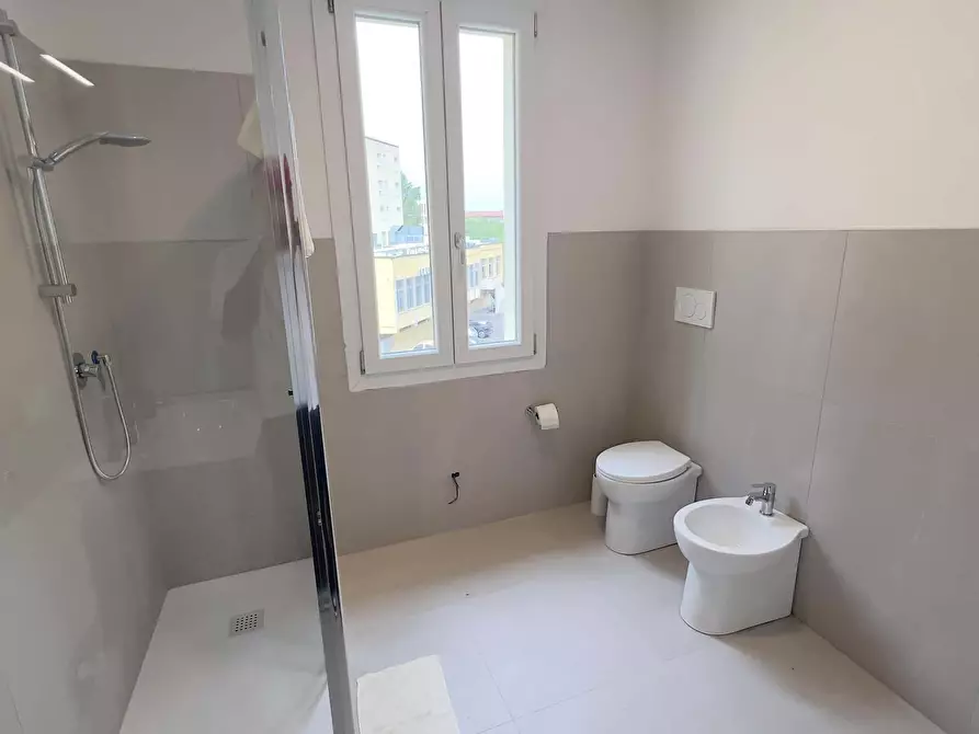 Immagine 9 di Camera in affitto  in Via Vignolese749 a Modena