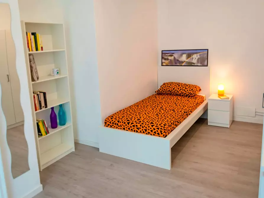 Immagine 2 di Camera in affitto  in Piazza Emanuele Filiberto a Torino