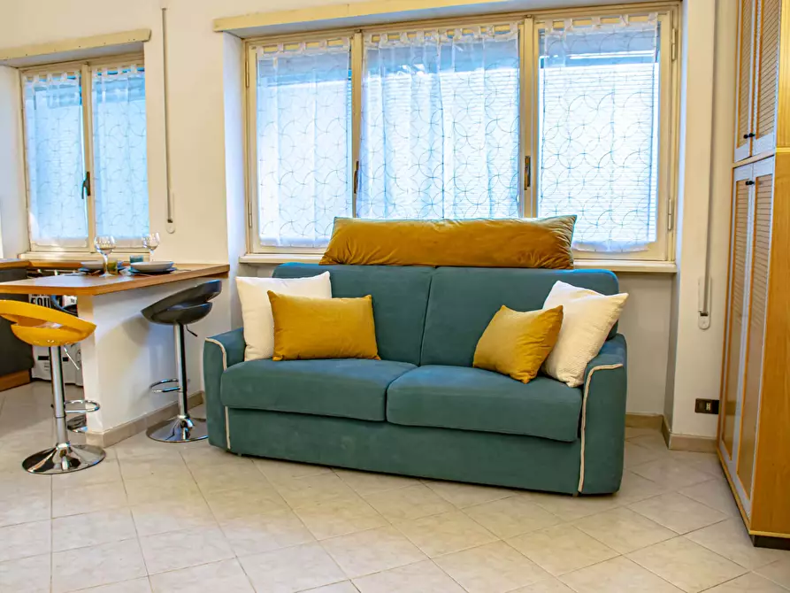 Immagine 6 di Appartamento in affitto  in Via Albano74 a Roma