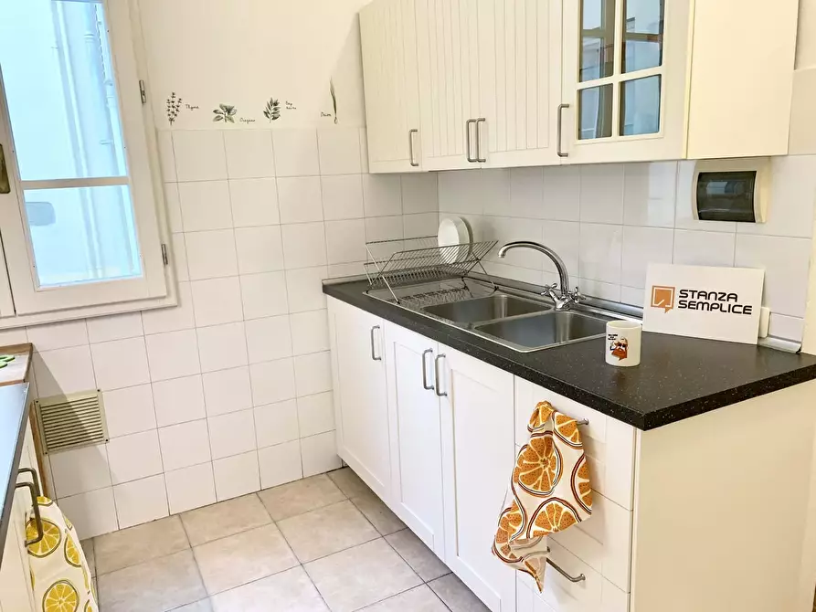 Immagine 14 di Camera in affitto  in Via Sant'Antonino13 a Firenze