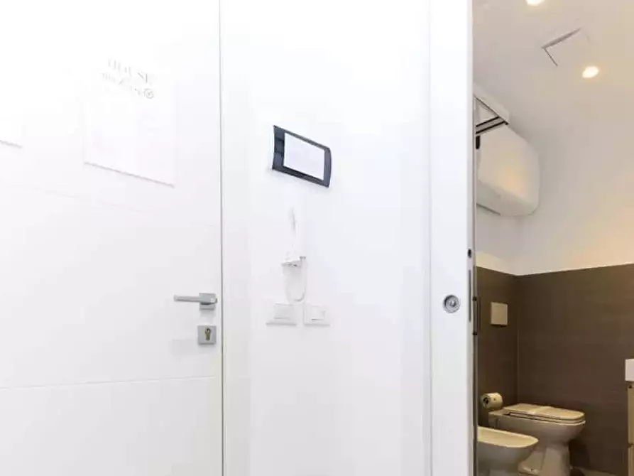 Immagine 8 di Appartamento in affitto  in Via di Sottoripa1A a Genova