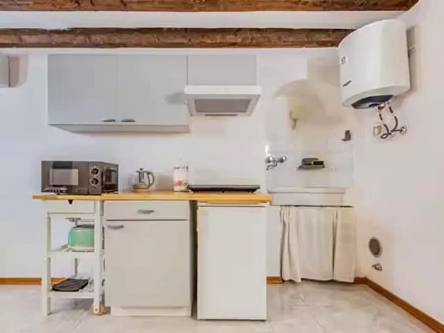 Immagine 11 di Appartamento in affitto  in Via Mortara4 a Milano