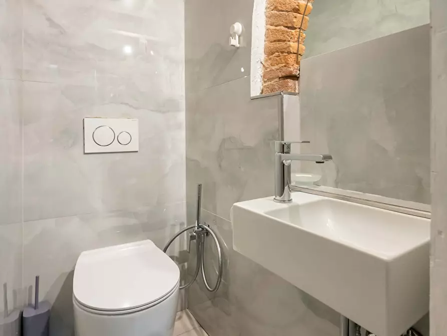 Immagine 11 di Appartamento in affitto  in Via della Vigna Vecchia a Firenze