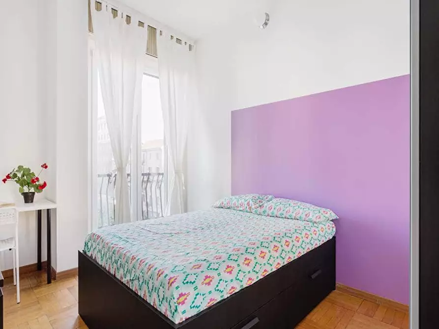 Immagine 2 di Camera in affitto  in Viale Tunisia13 a Milano