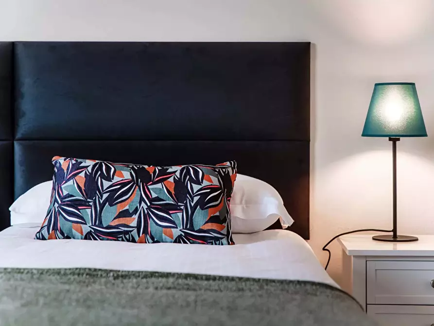 Immagine 21 di Appartamento in affitto  in Via Luigi Dottesio1 a Como