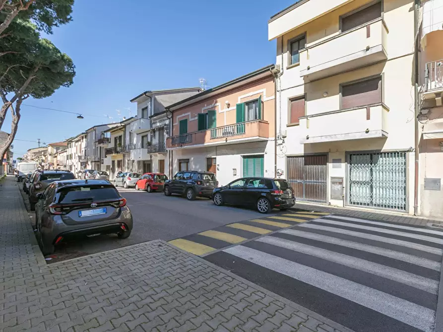 Immagine 19 di Appartamento in affitto  in Via Felice Cavallotti184 a Viareggio