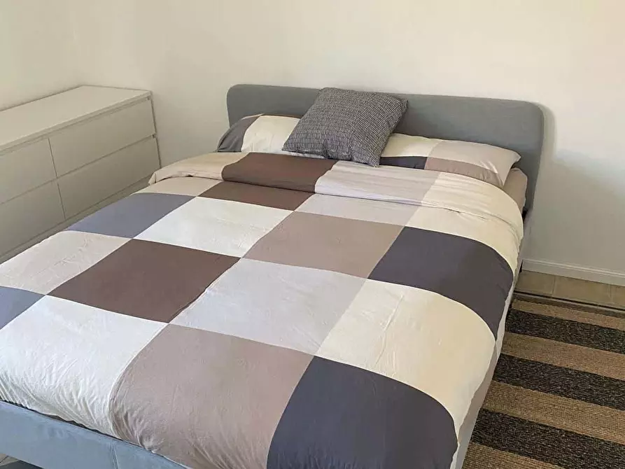 Immagine 1 di Camera in affitto  in Alzaia Naviglio Grande10 a Milano