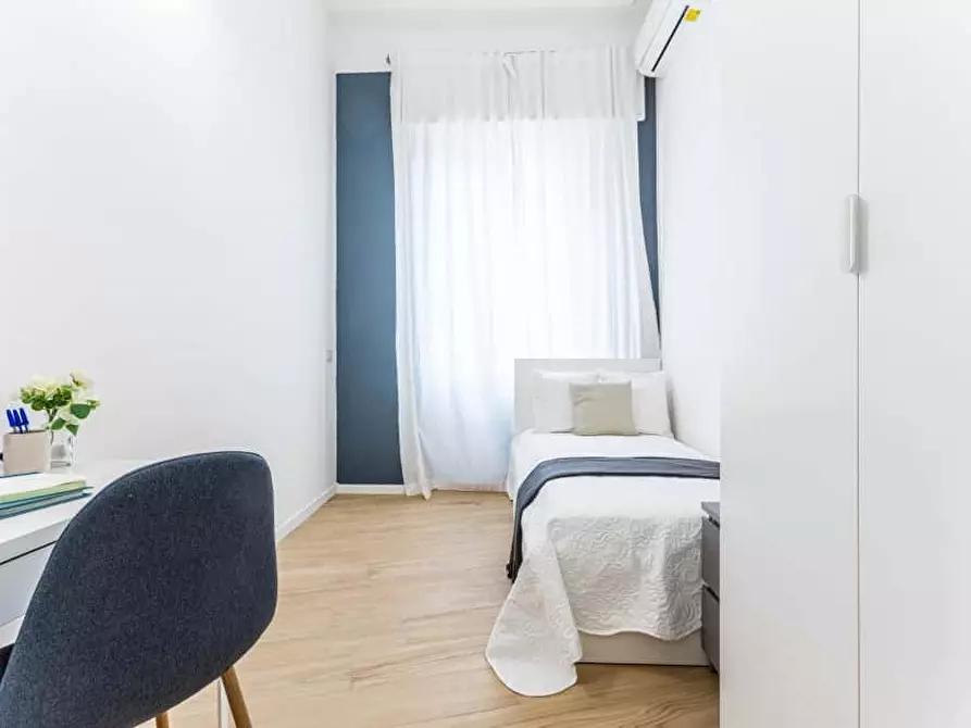 Immagine 2 di Camera in affitto  in Piazza Monte Titano1 a Milano