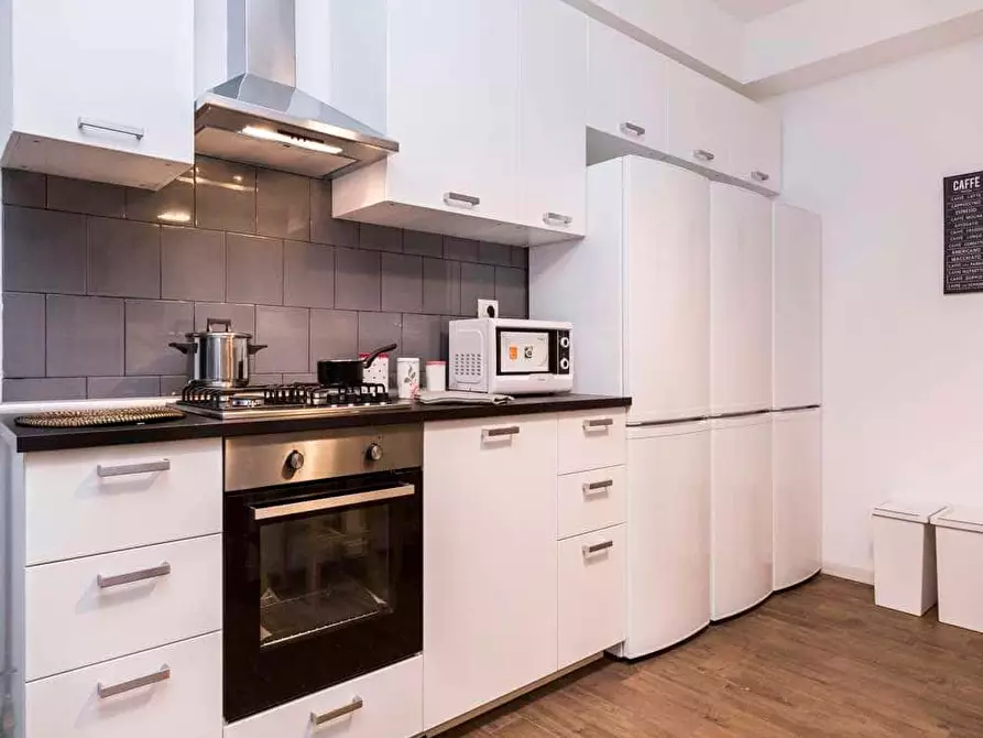 Immagine 37 di Camera in affitto  in Via Antonio Canova25 a Milano