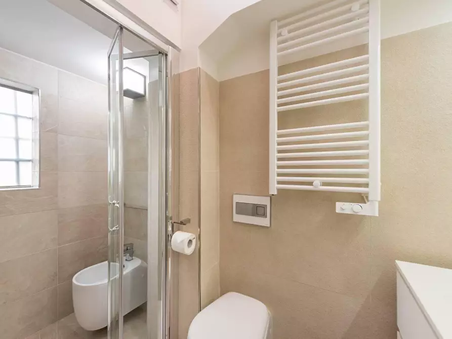 Immagine 13 di Camera in affitto  in Via Ricasoli59 a Firenze