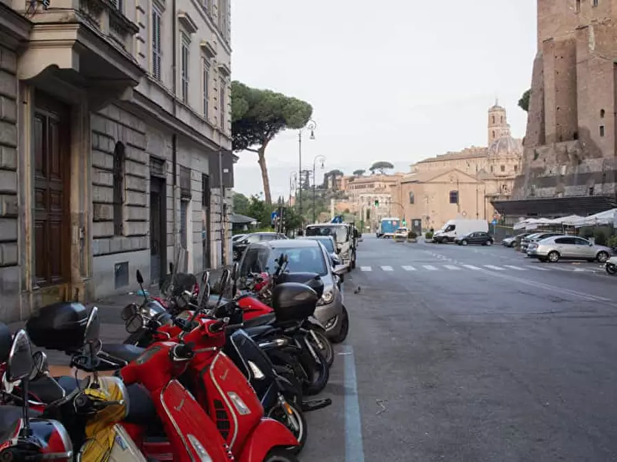 Immagine 22 di Appartamento in affitto  in Via Cavour310 a Roma