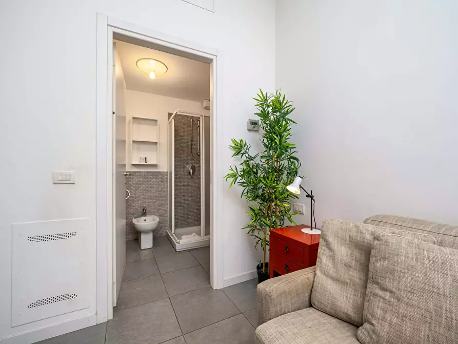 Immagine 37 di Appartamento in affitto  in Via Vigevano a Milano