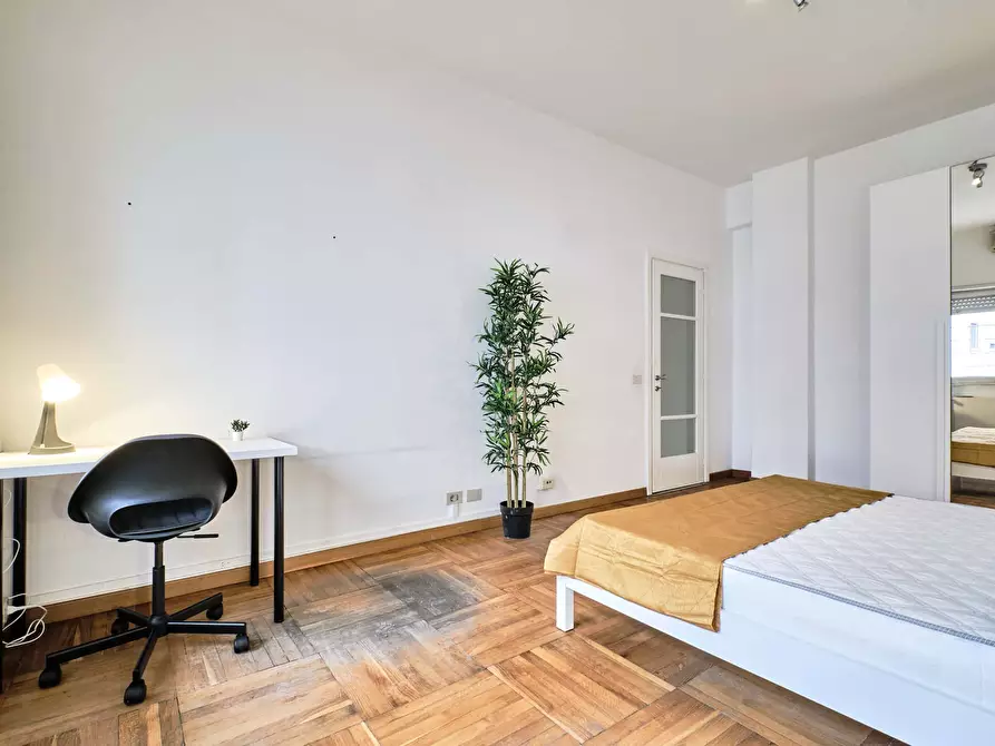 Immagine 2 di Camera in affitto  in Via Attilio Friggeri35 a Roma