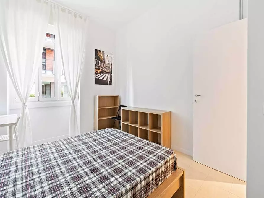 Immagine 5 di Camera in affitto  in Via Pantigliate6 a Milano