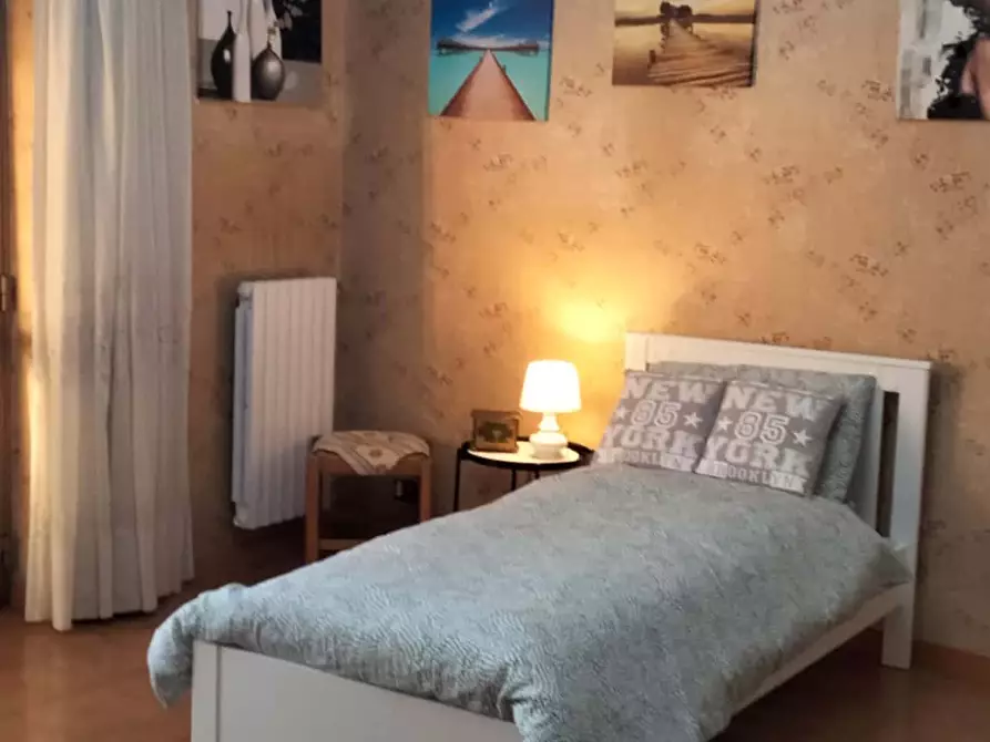 Immagine 4 di Camera in affitto  in Via Tullio Ascarelli99 a Roma