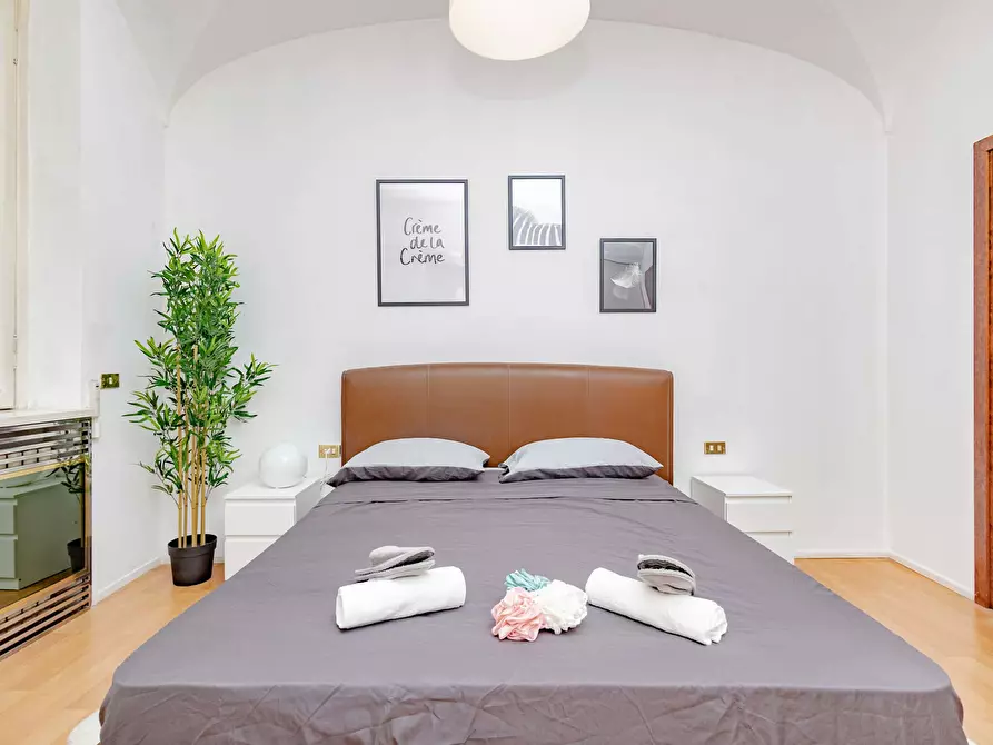 Immagine 1 di Camera in affitto  in Via Cesare Battisti13 a Milano