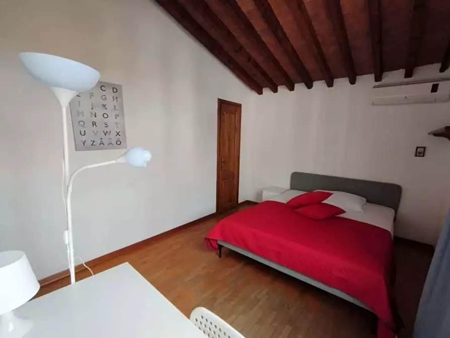 Immagine 15 di Camera in affitto  in Via Francesco Calzolari29 a Firenze