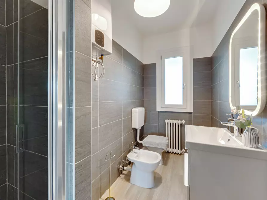 Immagine 2 di Camera in affitto  in Via F. R. Lamennais5 a Milano