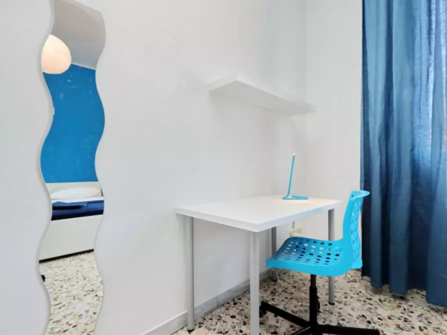 Immagine 2 di Camera in affitto  in Via Vincenzo Bellini56 a Firenze