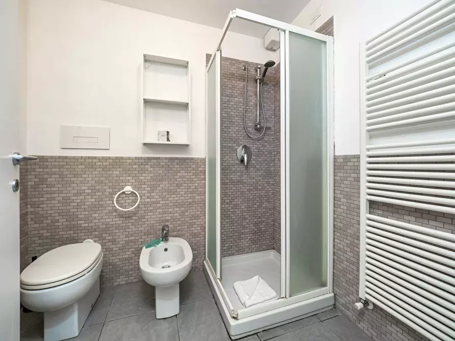 Immagine 39 di Appartamento in affitto  in Via Vigevano a Milano