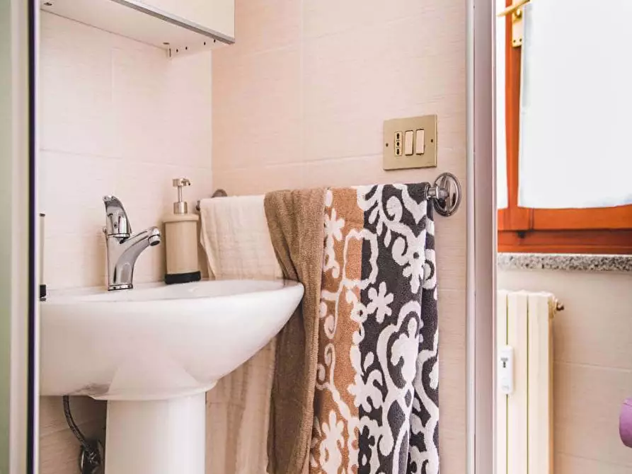 Immagine 15 di Camera in affitto  in Via Achille Zezon10 a Milano