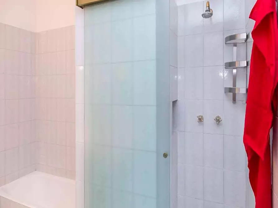 Immagine 31 di Camera in affitto  in Via Antonio Canova25 a Milano