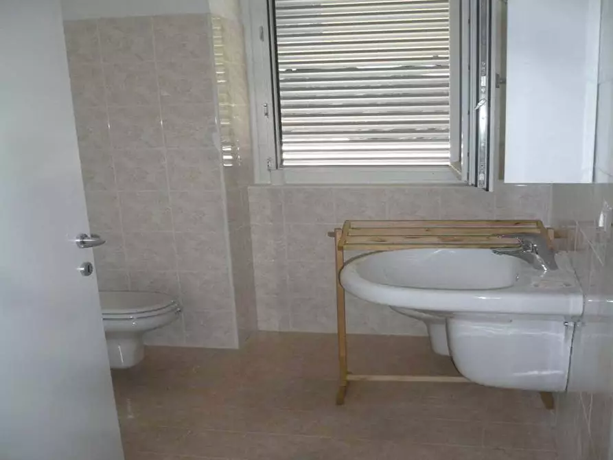 Immagine 16 di Camera in affitto  in Corso Vercelli25 a Milano