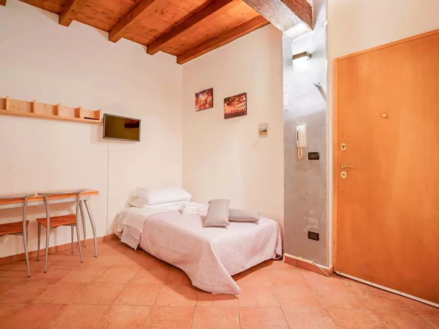 Immagine 2 di Appartamento in affitto  in Via Mirasole10 a Bologna