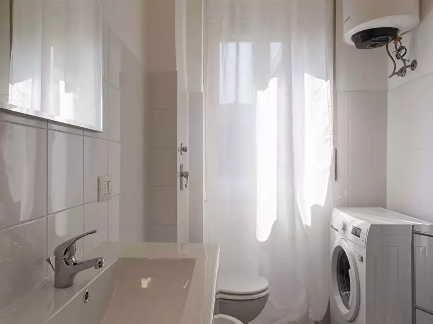 Immagine 53 di Camera in affitto  in Viale San Gimignano4 a Milano