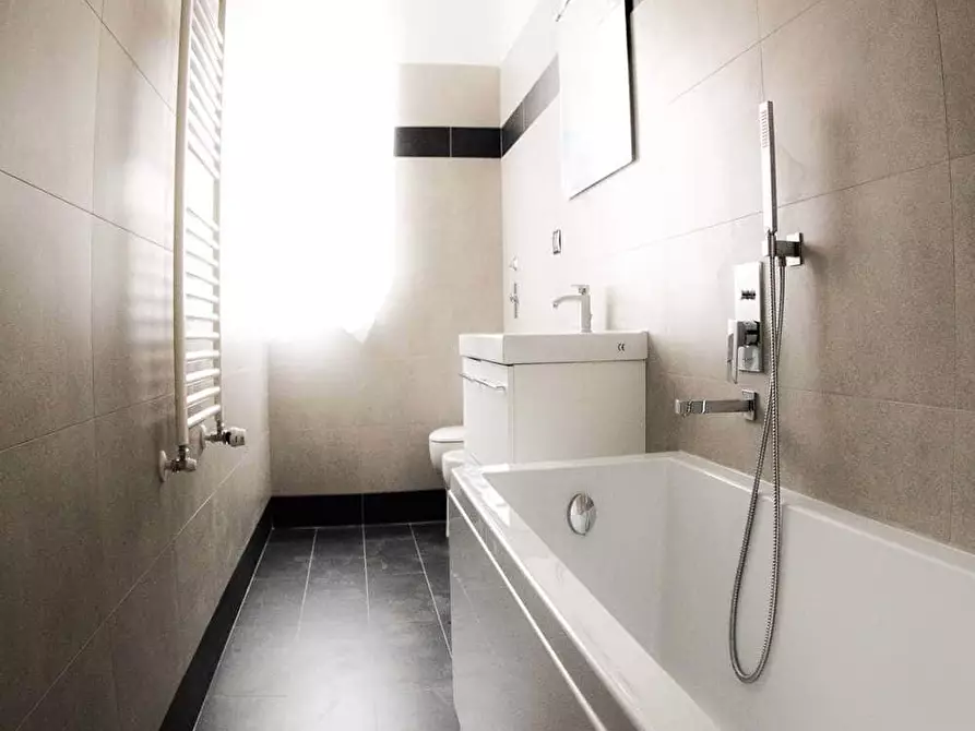 Immagine 11 di Camera in affitto  in Viale Brianza12/A a Milano