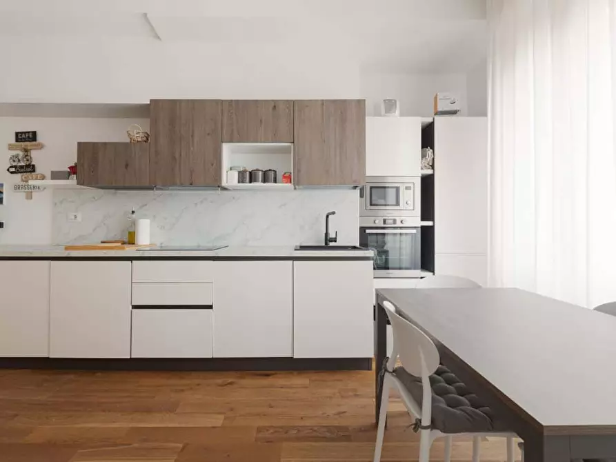 Immagine 5 di Appartamento in affitto  in Viale Tunisia25 a Milano