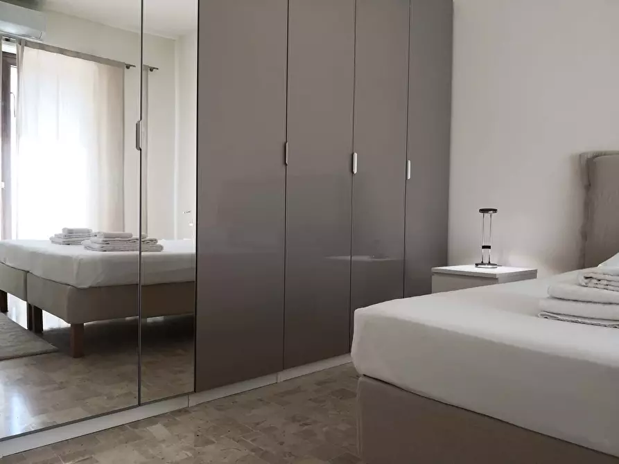 Immagine 20 di Appartamento in affitto  in Via Vincenzo Monti55 a Milano