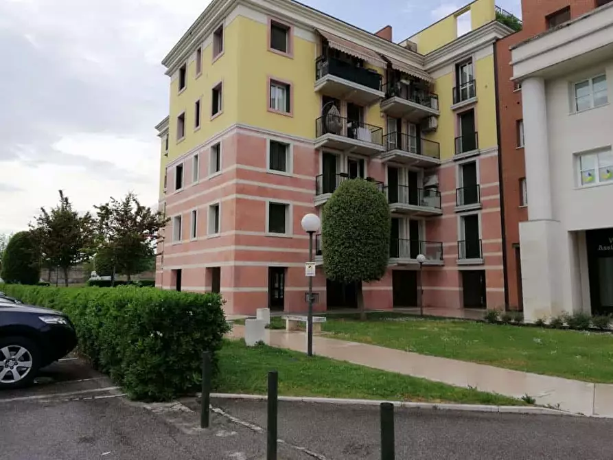 Immagine 33 di Appartamento in affitto  in Via Ca' di Cozzi14 a Verona