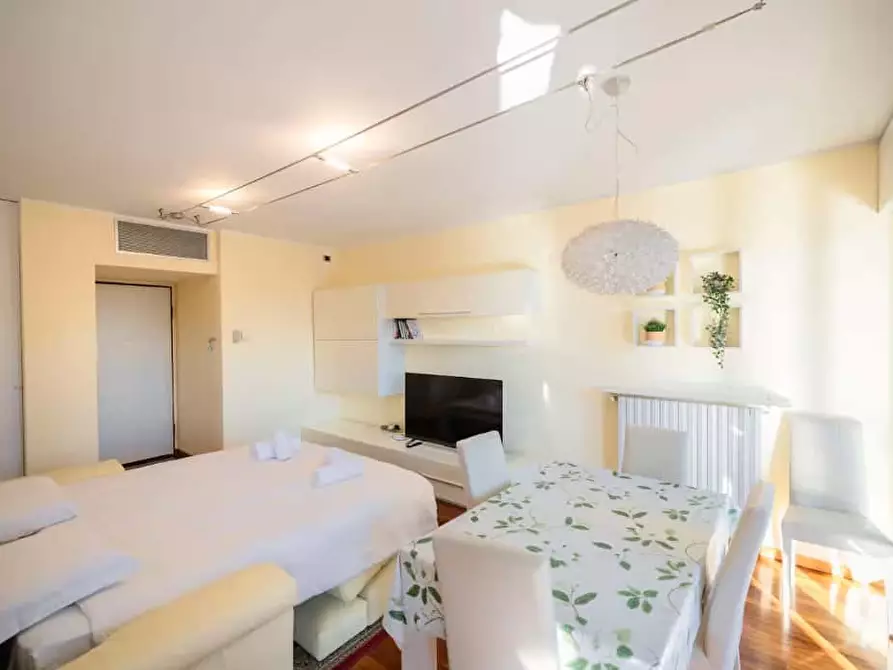 Immagine 9 di Appartamento in affitto  in Viale dell'Innovazione11 a Milano