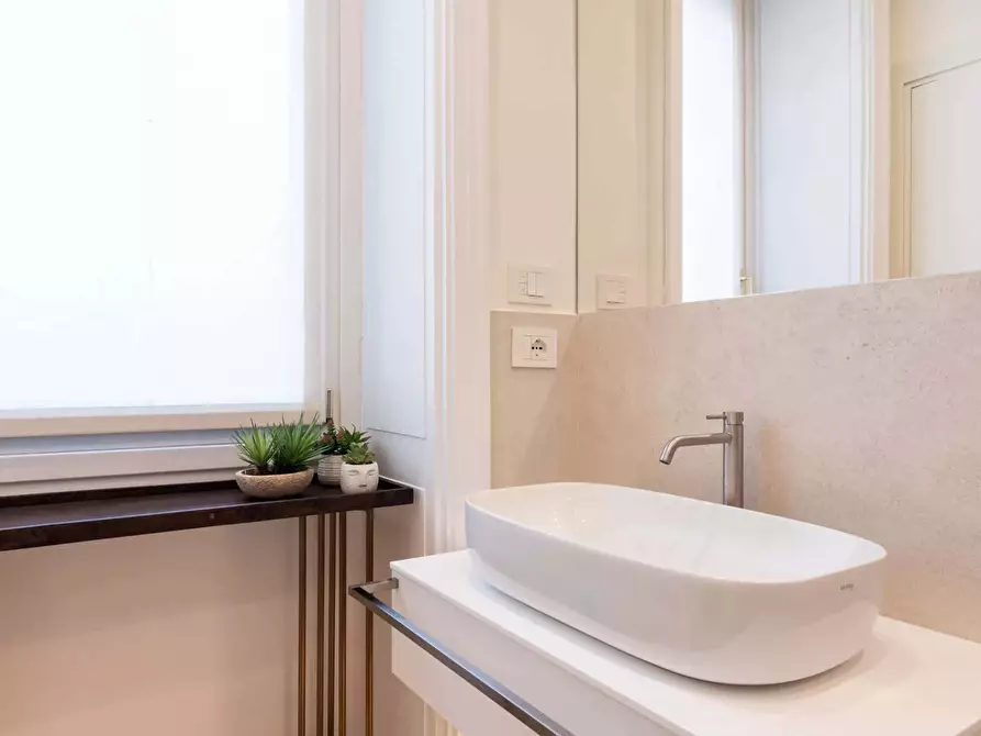 Immagine 8 di Appartamento in affitto  in Via della Moscova46 a Milano