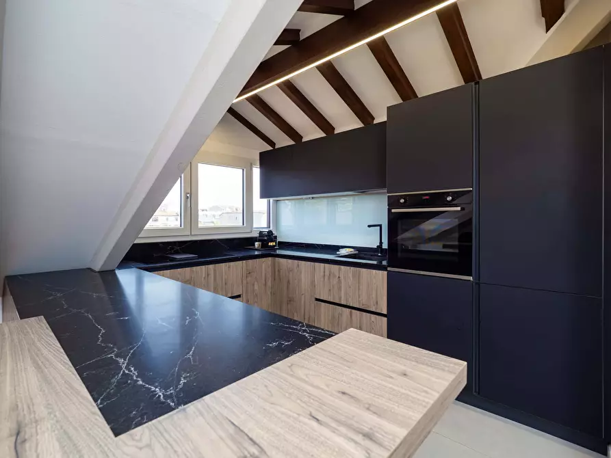 Immagine 37 di Appartamento in affitto  in Viale Umbria50 a Milano