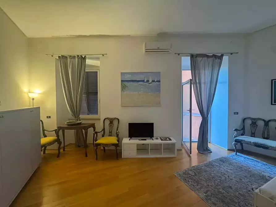 Immagine 21 di Appartamento in affitto  in Via dei Fienili43 a Roma