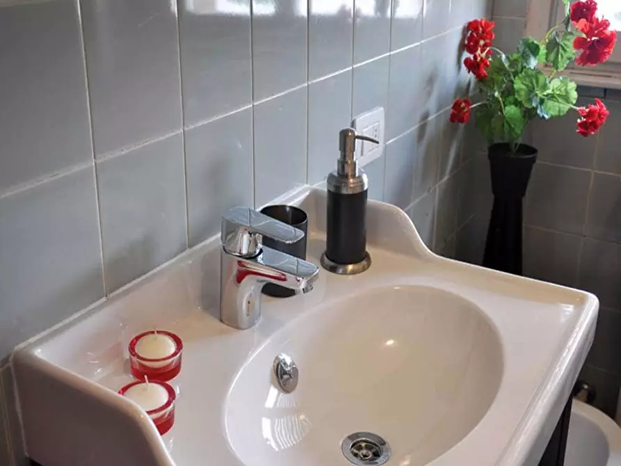 Immagine 12 di Camera in affitto  in Via Tortona86 a Milano