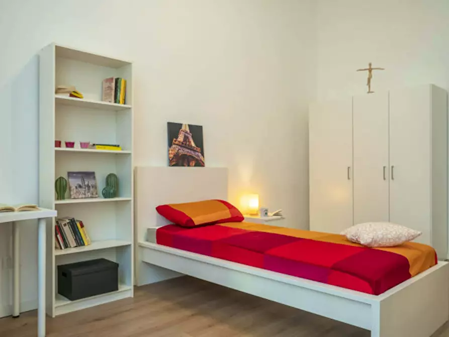 Immagine 2 di Camera in affitto  in Via Luigi Cibrario39 a Torino