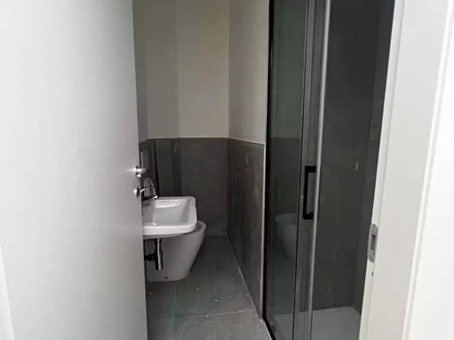 Immagine 18 di Camera in affitto  in Via Giuseppe la Farina47 a Firenze