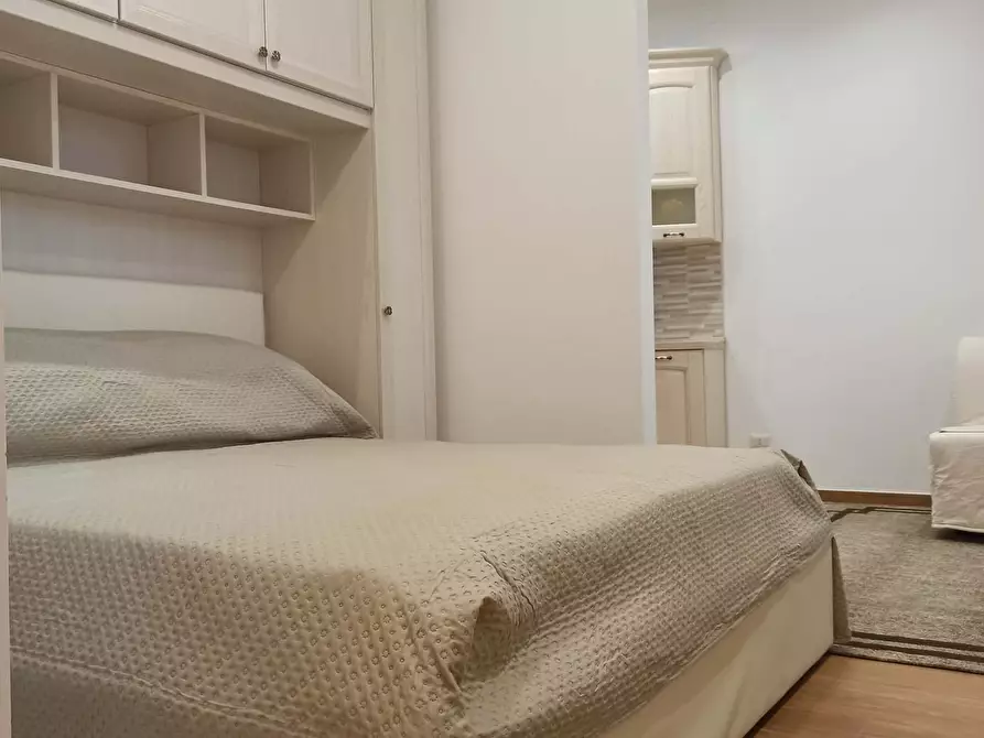 Immagine 1 di Appartamento in affitto  in Via Castell'Umberto27 a Roma