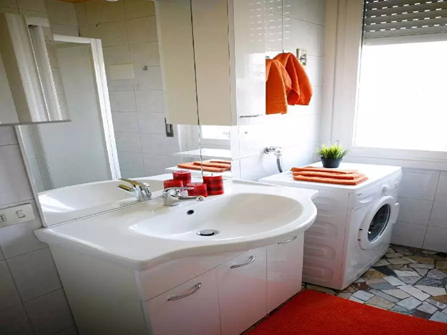 Immagine 46 di Camera in affitto  in Viale Romagna5 a Milano